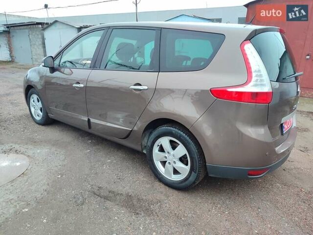 Коричневий Рено Гранд Сценік, об'ємом двигуна 1.5 л та пробігом 260 тис. км за 8450 $, фото 4 на Automoto.ua