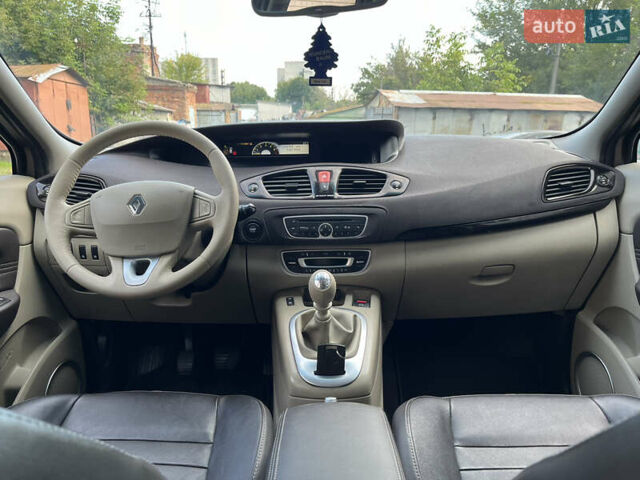 Коричневый Рено Гранд Сценик, объемом двигателя 1.6 л и пробегом 250 тыс. км за 7800 $, фото 42 на Automoto.ua