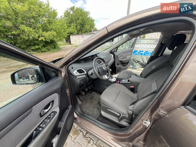Коричневий Рено Гранд Сценік, об'ємом двигуна 1.5 л та пробігом 275 тис. км за 6800 $, фото 7 на Automoto.ua