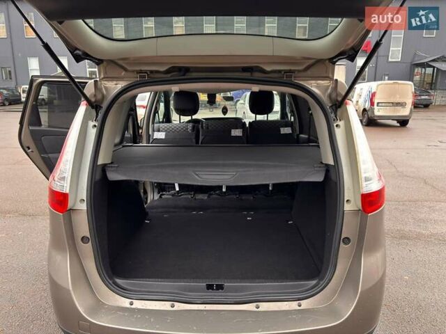 Коричневый Рено Гранд Сценик, объемом двигателя 1.6 л и пробегом 161 тыс. км за 7900 $, фото 18 на Automoto.ua