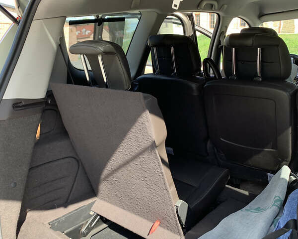 Коричневый Рено Гранд Сценик, объемом двигателя 1.5 л и пробегом 265 тыс. км за 10040 $, фото 15 на Automoto.ua