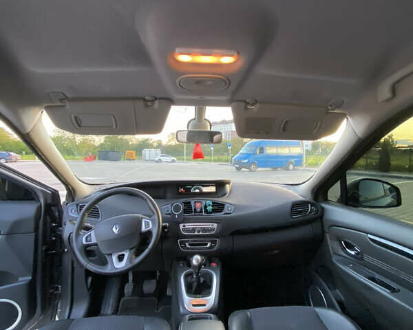 Коричневый Рено Гранд Сценик, объемом двигателя 1.6 л и пробегом 164 тыс. км за 8200 $, фото 7 на Automoto.ua