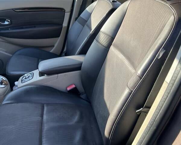 Коричневый Рено Гранд Сценик, объемом двигателя 2 л и пробегом 321 тыс. км за 8250 $, фото 9 на Automoto.ua