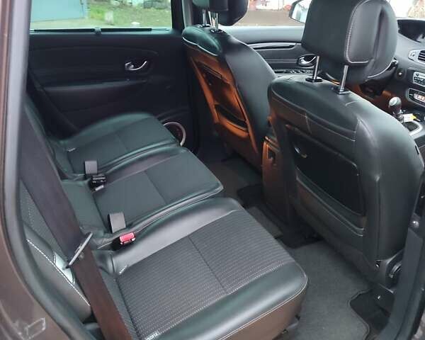 Коричневий Рено Гранд Сценік, об'ємом двигуна 1.5 л та пробігом 260 тис. км за 8450 $, фото 40 на Automoto.ua