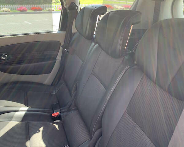 Коричневый Рено Гранд Сценик, объемом двигателя 1.5 л и пробегом 265 тыс. км за 10040 $, фото 16 на Automoto.ua