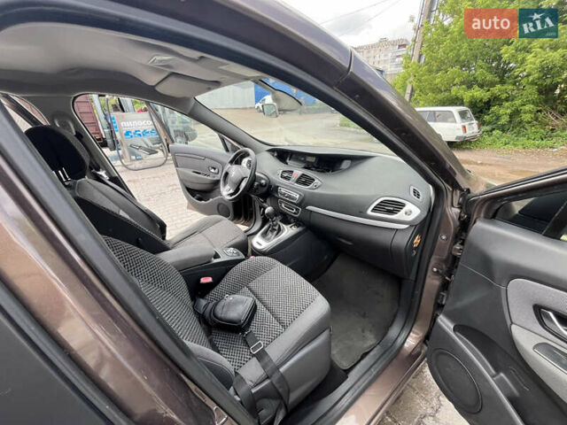 Коричневий Рено Гранд Сценік, об'ємом двигуна 1.5 л та пробігом 275 тис. км за 6800 $, фото 8 на Automoto.ua