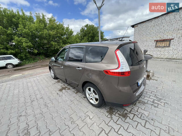 Коричневий Рено Гранд Сценік, об'ємом двигуна 1.5 л та пробігом 275 тис. км за 6800 $, фото 5 на Automoto.ua