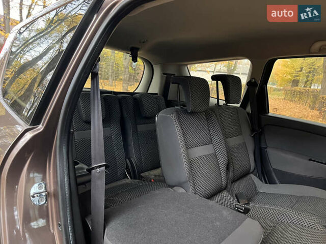 Рено Гранд Сценик 2011 в Черновцах на Automoto.ua Коричневый Рено Гранд Сценик, объемом двигателя 1.5 л и пробегом 325 тыс. км за 6700 $, фото 25 на Automoto.ua