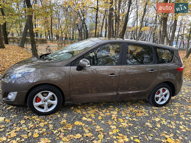 Рено Гранд Сценик 2011 в Черновцах на Automoto.ua Коричневый Рено Гранд Сценик, объемом двигателя 1.5 л и пробегом 325 тыс. км за 6700 $, фото 3 на Automoto.ua