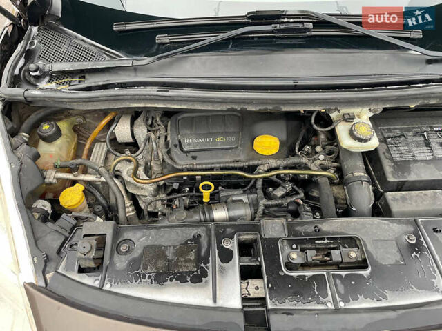 Коричневий Рено Гранд Сценік, об'ємом двигуна 1.6 л та пробігом 216 тис. км за 7000 $, фото 26 на Automoto.ua