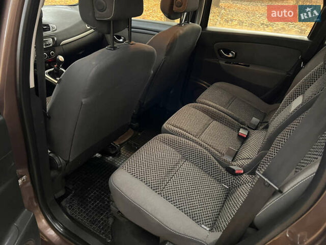 Рено Гранд Сценик 2011 в Черновцах на Automoto.ua Коричневый Рено Гранд Сценик, объемом двигателя 1.5 л и пробегом 325 тыс. км за 6700 $, фото 21 на Automoto.ua