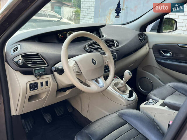 Коричневый Рено Гранд Сценик, объемом двигателя 1.6 л и пробегом 250 тыс. км за 7800 $, фото 21 на Automoto.ua