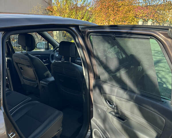 Коричневий Рено Гранд Сценік, об'ємом двигуна 1.46 л та пробігом 252 тис. км за 7500 $, фото 11 на Automoto.ua