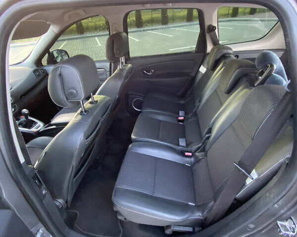 Коричневый Рено Гранд Сценик, объемом двигателя 1.6 л и пробегом 164 тыс. км за 8200 $, фото 10 на Automoto.ua