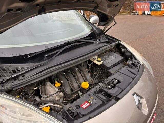 Коричневый Рено Гранд Сценик, объемом двигателя 1.6 л и пробегом 161 тыс. км за 7900 $, фото 24 на Automoto.ua