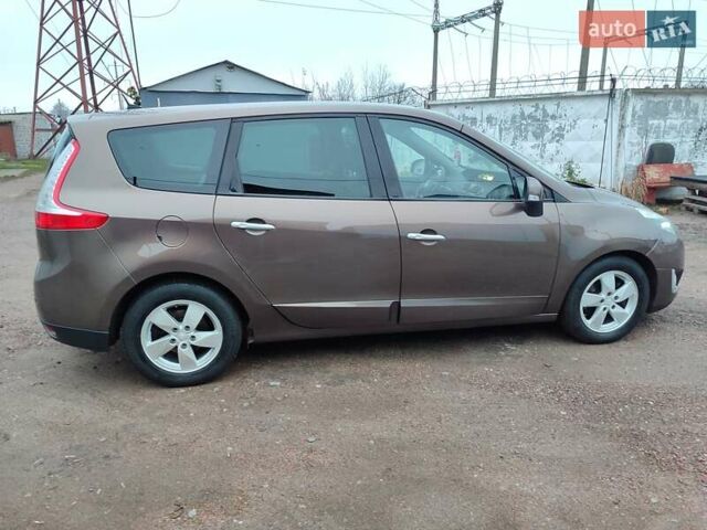 Коричневий Рено Гранд Сценік, об'ємом двигуна 1.5 л та пробігом 260 тис. км за 8450 $, фото 15 на Automoto.ua