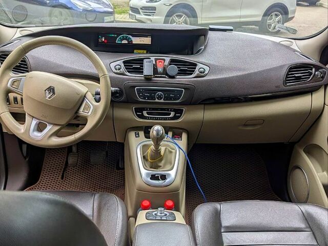 Коричневый Рено Гранд Сценик, объемом двигателя 1.6 л и пробегом 229 тыс. км за 7700 $, фото 3 на Automoto.ua