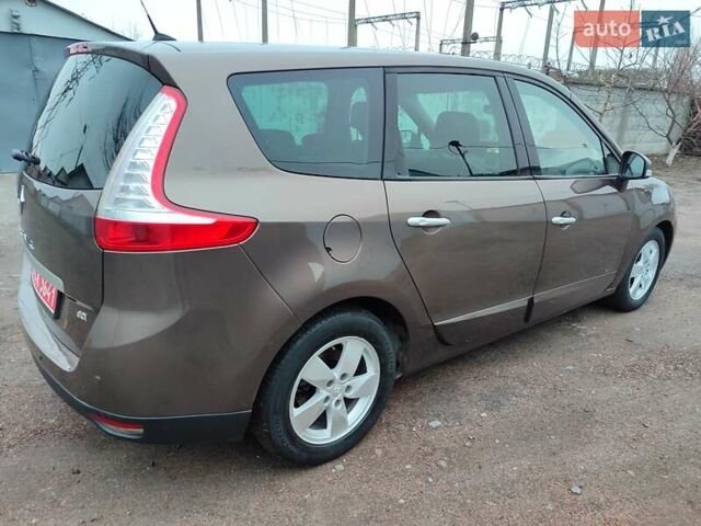Коричневий Рено Гранд Сценік, об'ємом двигуна 1.5 л та пробігом 260 тис. км за 8450 $, фото 10 на Automoto.ua