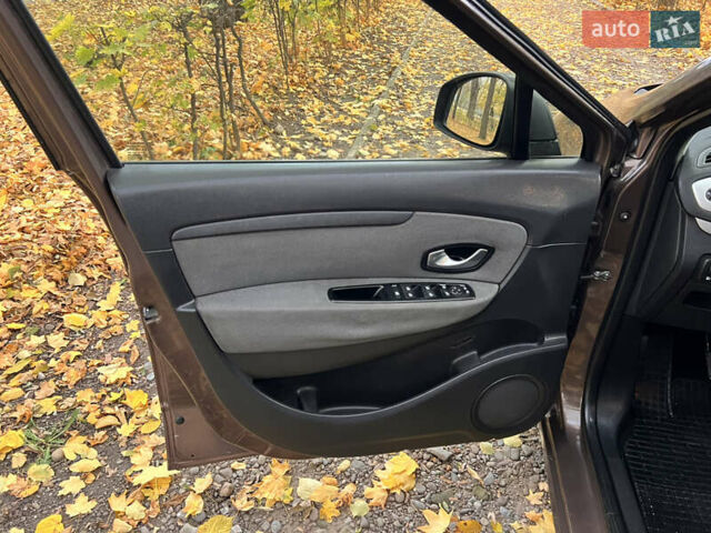 Рено Гранд Сценик 2011 в Черновцах на Automoto.ua Коричневый Рено Гранд Сценик, объемом двигателя 1.5 л и пробегом 325 тыс. км за 6700 $, фото 15 на Automoto.ua