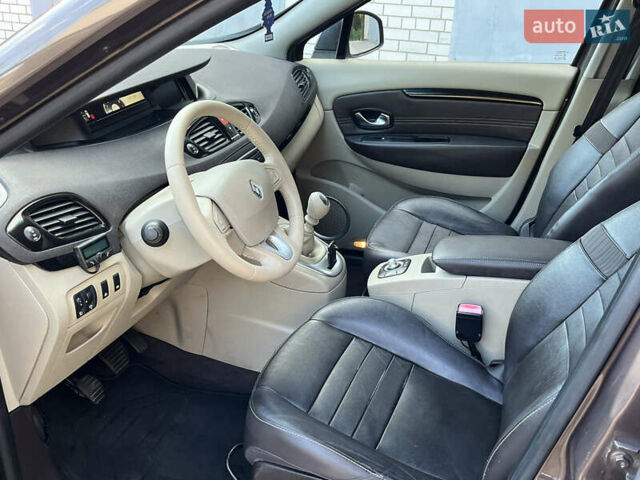 Коричневый Рено Гранд Сценик, объемом двигателя 1.6 л и пробегом 250 тыс. км за 7800 $, фото 22 на Automoto.ua