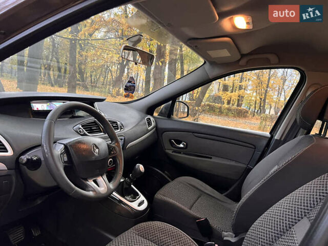 Рено Гранд Сценик 2011 в Черновцах на Automoto.ua Коричневый Рено Гранд Сценик, объемом двигателя 1.5 л и пробегом 325 тыс. км за 6700 $, фото 18 на Automoto.ua