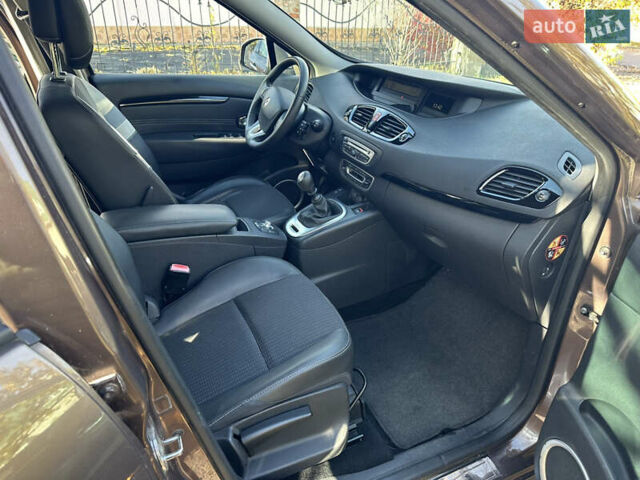 Коричневий Рено Гранд Сценік, об'ємом двигуна 1.46 л та пробігом 252 тис. км за 7500 $, фото 8 на Automoto.ua