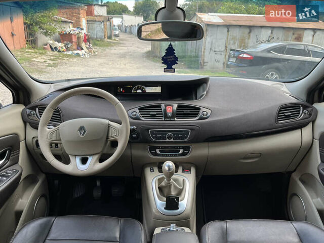 Коричневый Рено Гранд Сценик, объемом двигателя 1.6 л и пробегом 250 тыс. км за 7800 $, фото 41 на Automoto.ua