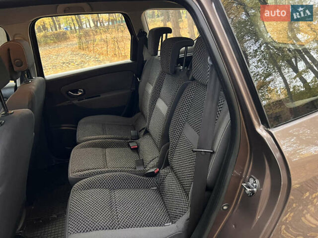 Рено Гранд Сценик 2011 в Черновцах на Automoto.ua Коричневый Рено Гранд Сценик, объемом двигателя 1.5 л и пробегом 325 тыс. км за 6700 $, фото 23 на Automoto.ua