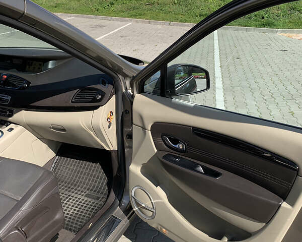 Коричневый Рено Гранд Сценик, объемом двигателя 1.5 л и пробегом 265 тыс. км за 10040 $, фото 10 на Automoto.ua