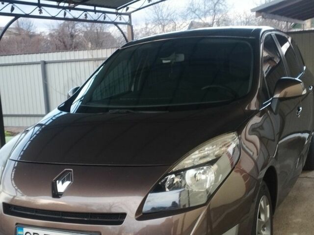 Коричневый Рено Гранд Сценик, объемом двигателя 1.5 л и пробегом 297 тыс. км за 6800 $, фото 4 на Automoto.ua