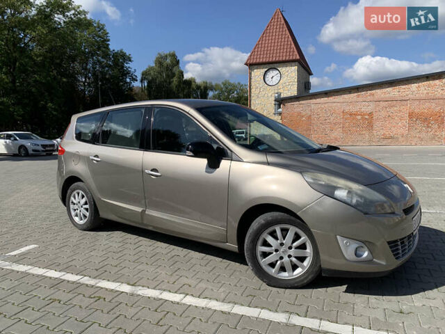 Коричневый Рено Гранд Сценик, объемом двигателя 1.5 л и пробегом 265 тыс. км за 10040 $, фото 2 на Automoto.ua