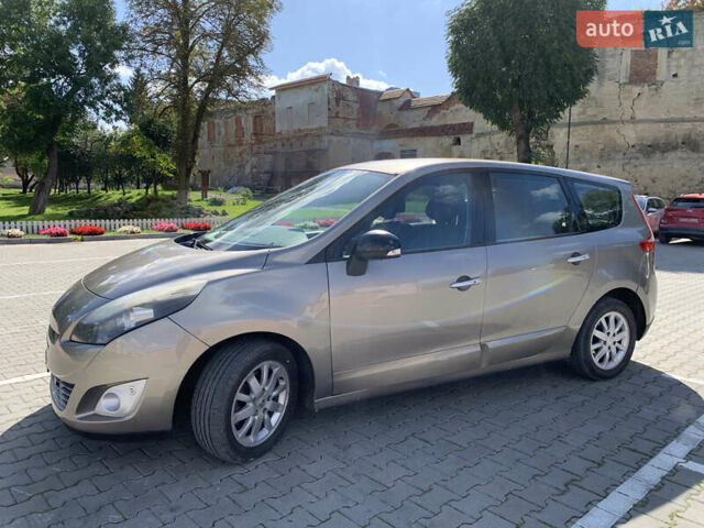 Коричневый Рено Гранд Сценик, объемом двигателя 1.5 л и пробегом 265 тыс. км за 10040 $, фото 6 на Automoto.ua