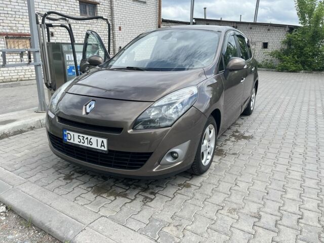 Коричневый Рено Гранд Сценик, объемом двигателя 1.5 л и пробегом 270 тыс. км за 6800 $, фото 1 на Automoto.ua