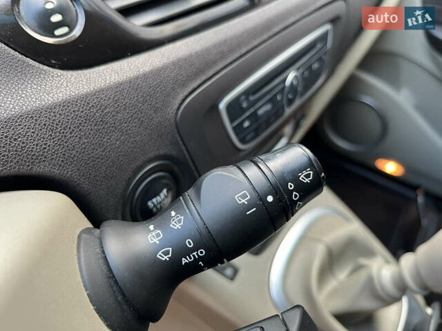 Коричневый Рено Гранд Сценик, объемом двигателя 1.6 л и пробегом 250 тыс. км за 7800 $, фото 27 на Automoto.ua