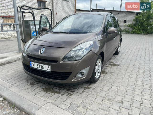 Коричневий Рено Гранд Сценік, об'ємом двигуна 1.5 л та пробігом 275 тис. км за 6800 $, фото 1 на Automoto.ua