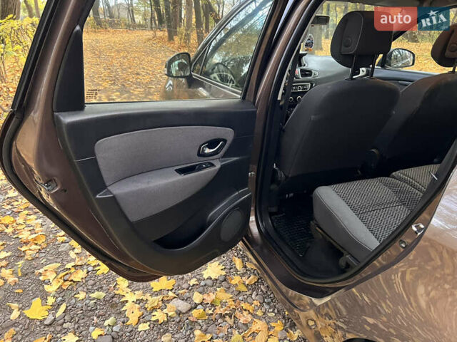 Рено Гранд Сценик 2011 в Черновцах на Automoto.ua Коричневый Рено Гранд Сценик, объемом двигателя 1.5 л и пробегом 325 тыс. км за 6700 $, фото 22 на Automoto.ua