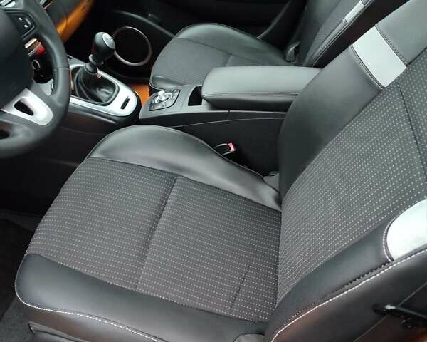 Коричневий Рено Гранд Сценік, об'ємом двигуна 1.5 л та пробігом 260 тис. км за 8450 $, фото 34 на Automoto.ua