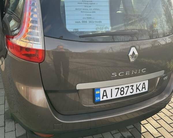 Коричневый Рено Гранд Сценик, объемом двигателя 2 л и пробегом 321 тыс. км за 8250 $, фото 3 на Automoto.ua