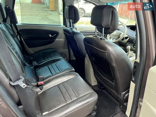 Коричневый Рено Гранд Сценик, объемом двигателя 1.6 л и пробегом 250 тыс. км за 7800 $, фото 35 на Automoto.ua