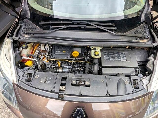 Коричневый Рено Гранд Сценик, объемом двигателя 1.6 л и пробегом 229 тыс. км за 7700 $, фото 7 на Automoto.ua