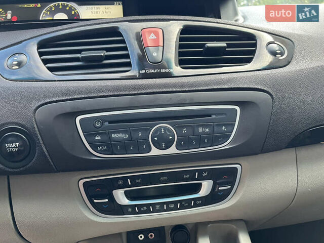 Коричневый Рено Гранд Сценик, объемом двигателя 1.6 л и пробегом 250 тыс. км за 7800 $, фото 29 на Automoto.ua