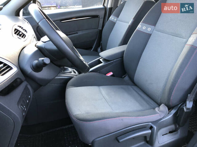 Коричневий Рено Гранд Сценік, об'ємом двигуна 1.5 л та пробігом 237 тис. км за 8399 $, фото 26 на Automoto.ua