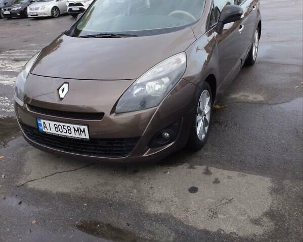 Коричневий Рено Гранд Сценік, об'ємом двигуна 1.6 л та пробігом 239 тис. км за 7600 $, фото 24 на Automoto.ua