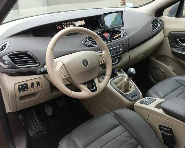 Коричневий Рено Гранд Сценік, об'ємом двигуна 1.6 л та пробігом 239 тис. км за 7600 $, фото 4 на Automoto.ua