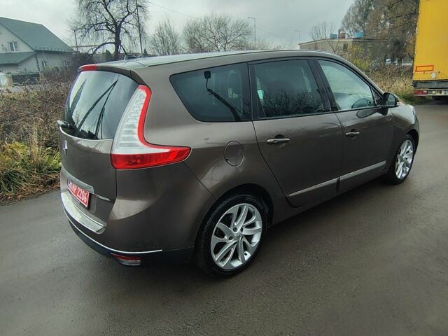 Коричневий Рено Гранд Сценік, об'ємом двигуна 2 л та пробігом 202 тис. км за 8250 $, фото 5 на Automoto.ua