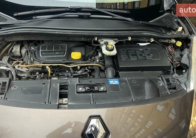 Коричневый Рено Гранд Сценик, объемом двигателя 1.6 л и пробегом 260 тыс. км за 8000 $, фото 20 на Automoto.ua