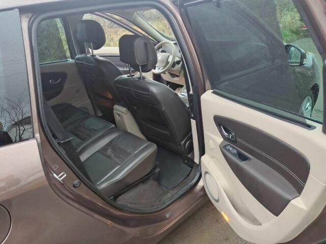 Коричневий Рено Гранд Сценік, об'ємом двигуна 2 л та пробігом 202 тис. км за 8250 $, фото 11 на Automoto.ua