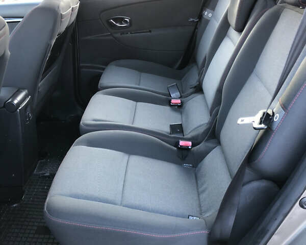 Коричневий Рено Гранд Сценік, об'ємом двигуна 1.5 л та пробігом 237 тис. км за 8399 $, фото 28 на Automoto.ua