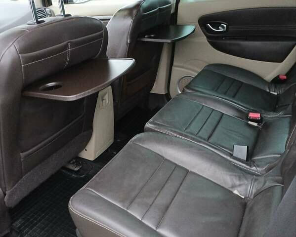 Коричневий Рено Гранд Сценік, об'ємом двигуна 1.6 л та пробігом 239 тис. км за 7600 $, фото 12 на Automoto.ua