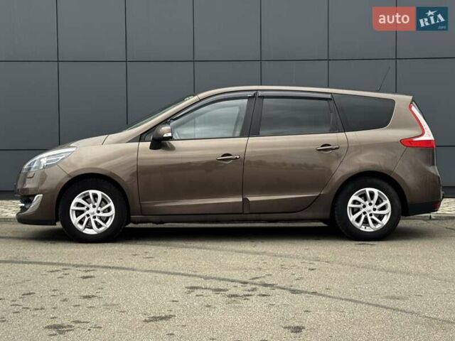 Коричневый Рено Гранд Сценик, объемом двигателя 1.6 л и пробегом 246 тыс. км за 9900 $, фото 6 на Automoto.ua